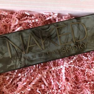 Urban Decay Naked Smoky Eyeshadow Palette
